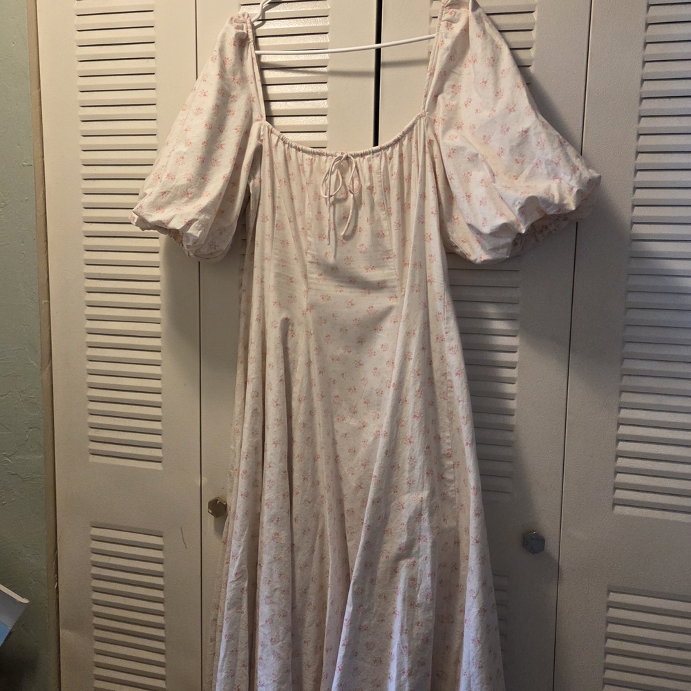 Selkie Pink Puff Sleeve Midi Dress with Subtle Floral Print - Picture 3 of 6